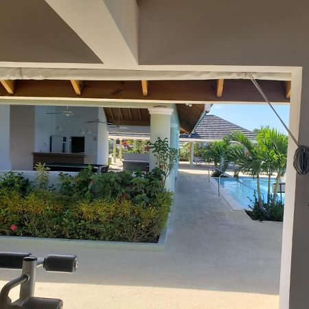 Breathtaking Villa At The Crest Richmond Екстериор снимка